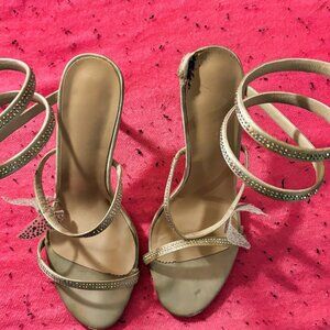 HIGH HEELS